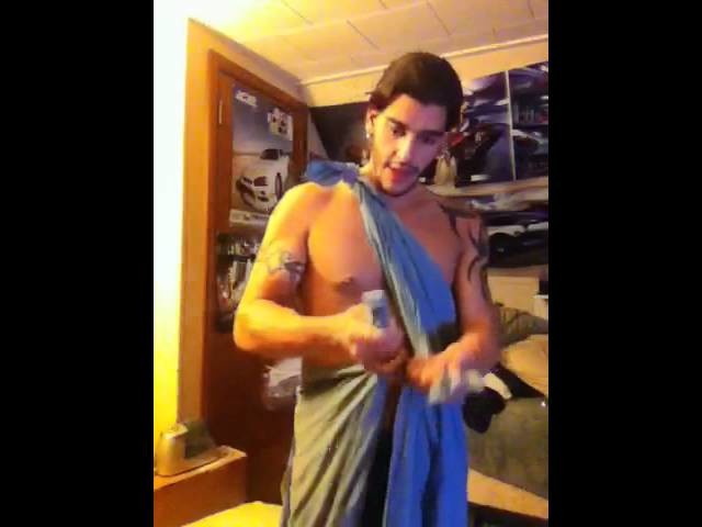 How to make a toga with a bed sheet