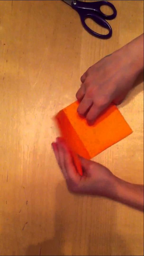 How to make a paper pouch with only paper and scissors