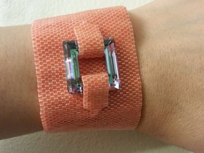 Handmade Jewelry: Peyote Bracelet With a Crystal Part 1 of 2