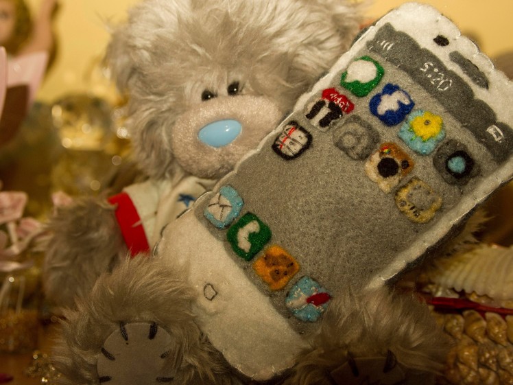 How to Make an iPhone Plush From Felt