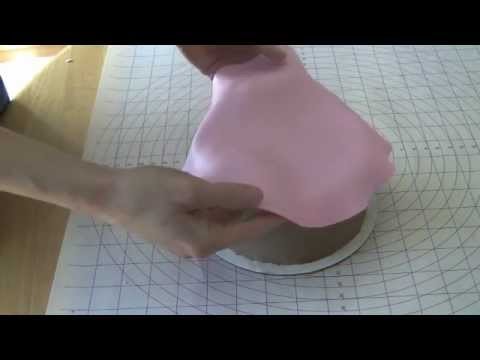 Rolled Fondant Cake Decorating: Tablecloth