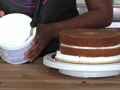 How to Apply Icing on Cake (Cake Baking Video)