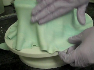 How To Cover a Cake in Fondant