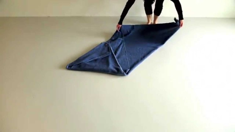 How to fold Blanket 'FOLDED'