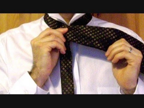 How To Tie A Tie : Simple Method