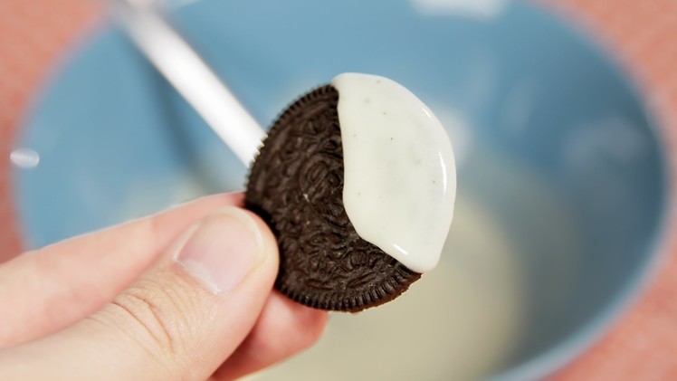 The Only Way To Eat Oreos