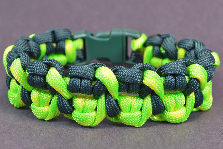 Make the "Crossed Claws" Paracord Survival Bracelet - Bored?Paracord!