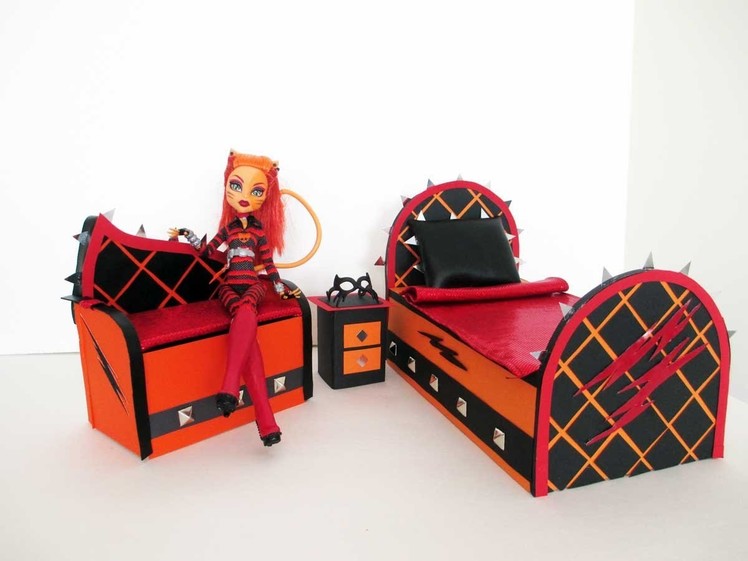 How to make a Toralei Stripe doll sofa. Monster High