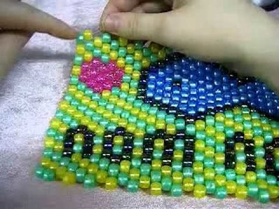 How To Make A Kandi Purse (Part 2 - Attatching More String)