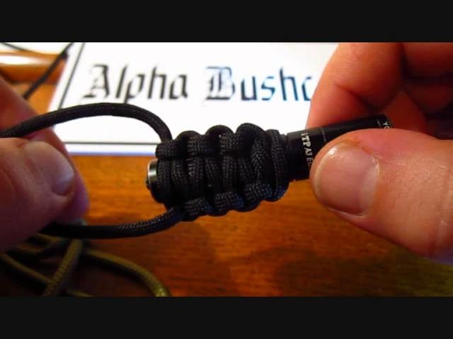 How to make a cobra weave paracord bracelet or flashlight wrap - Alpha Bush Craft