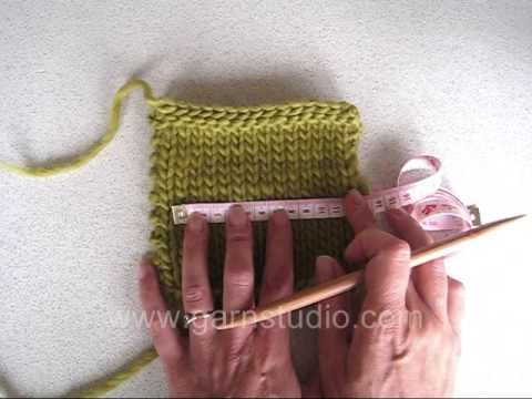 DROPS Crafting Tutorial: How to find the gauge tension on a swatch