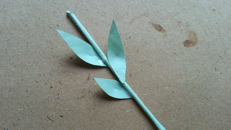 How To Make A Cute Paper Stem With Leaves - DIY Crafts Tutorial - Guidecentral