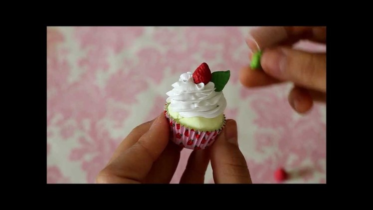 ♥ Strawberry Cupcake Tutorial!