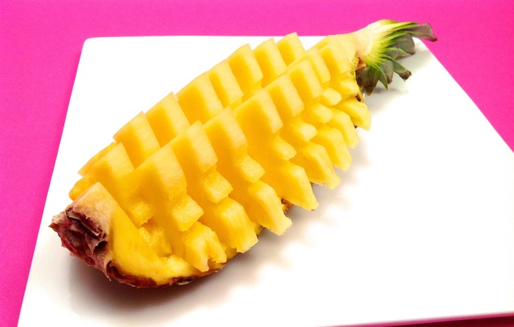 How to Quickly Cut and Serve a Pineapple (HD)