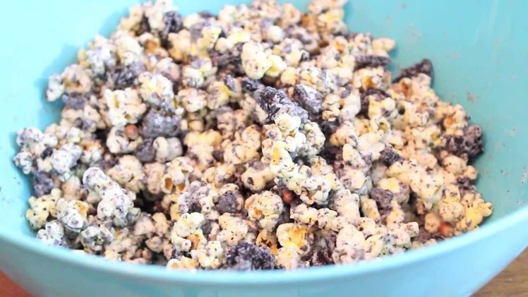 COOKIES AND CREAM POPCORN!