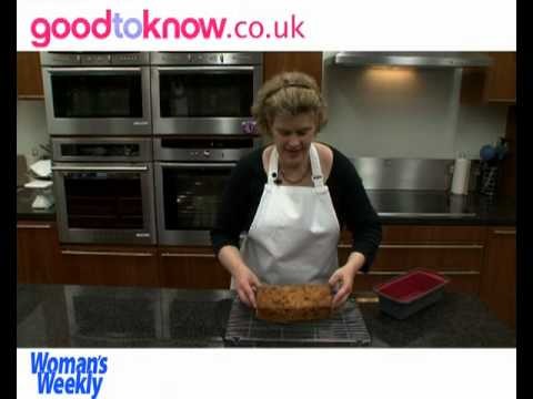 How to make date and apple loaf