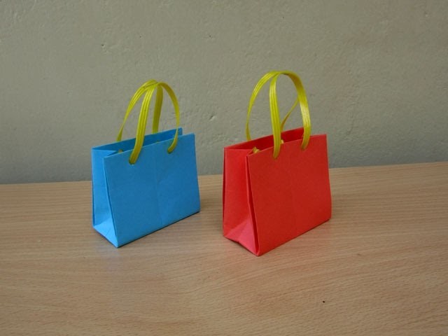 How to Make a Paper Bag for Gifts - Easy Tutorials