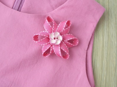 How To Make a Pretty Ribbon Flower Brooch - DIY Style Tutorial - Guidecentral