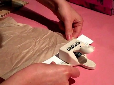 How to create decorative edge on.with Tissue Paper