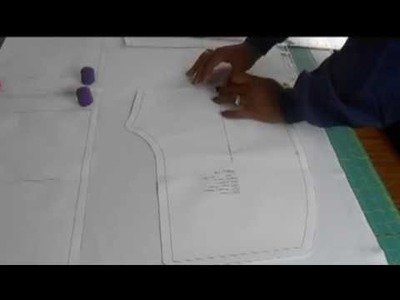 How to Lay a Pattern Piece on the Fabric's Grain Lines