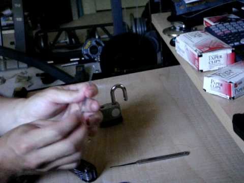 How to Pick a lock with a Paper Clip (tutorial)
