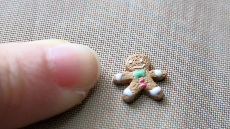 Miniature Gingerbread Man - Christmas Polymer Clay Tutorial