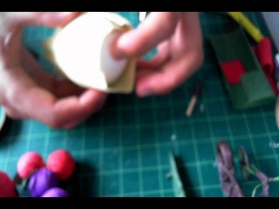 How to make crepe paper apple