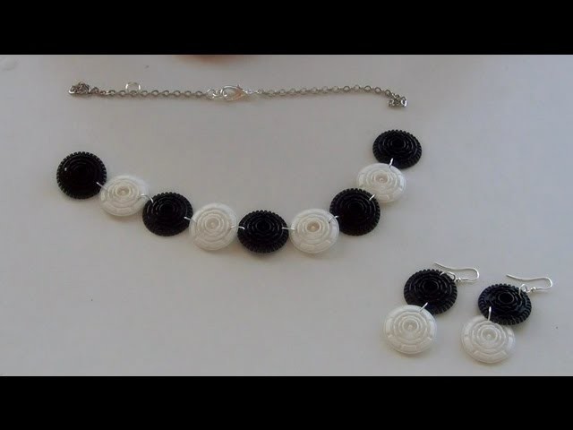 Necklace made with recycled black and white filters Dolce Gusto Capsules) Collar hecho con filt