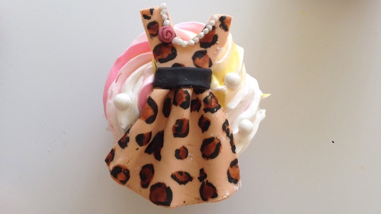 Vintage Dress Cupcakes (Leopard Print) | A Cupcake Tutorial