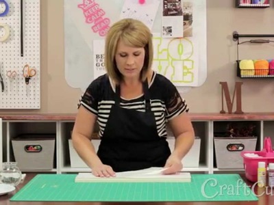 How to Make a Wood Welcome Sign with a Vinyl Stencil