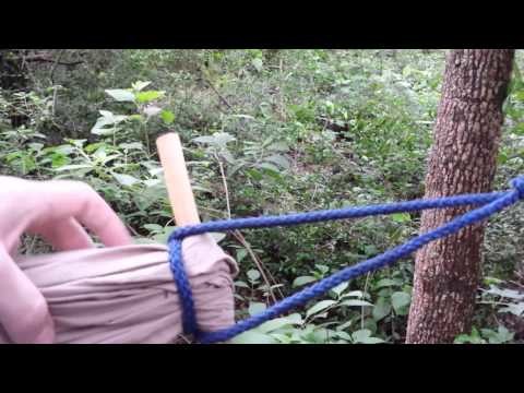 How to tie a kids bedsheet hammock. Close up.