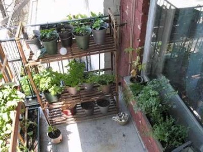Simple Balcony garden design decor ideas