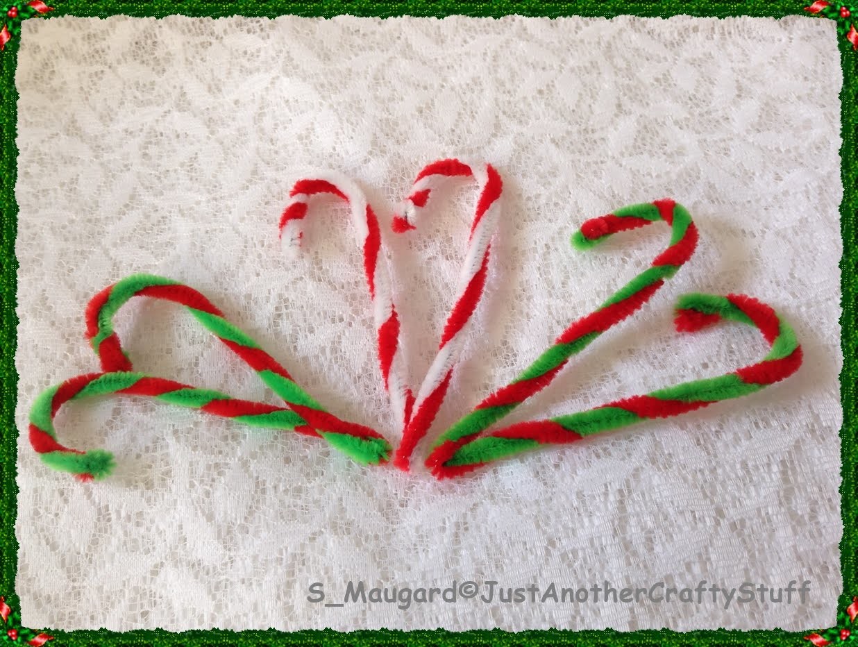 DIY : How To Make Christmas Candy Canes With Pipe Cleaners