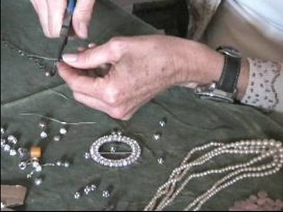 How to Refurbish Vintage Jewelry : How to Wire Wrap Refurbished Jewelry
