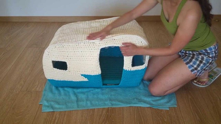 On the Road House - Crochet cat bed with t-shirt yarn