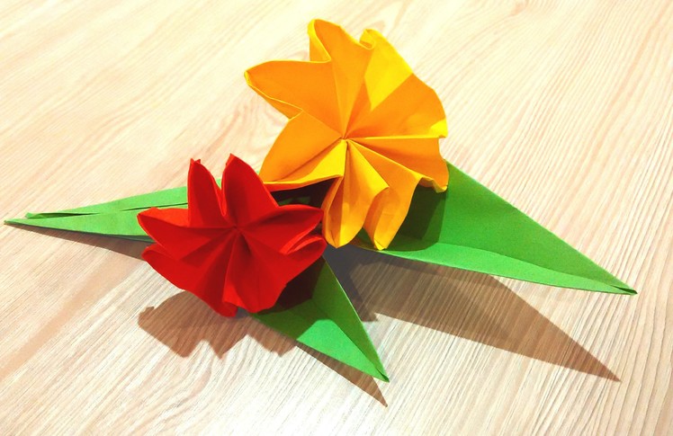 Easy origami flower.  Great ideas for Easter decor - paper bouquet