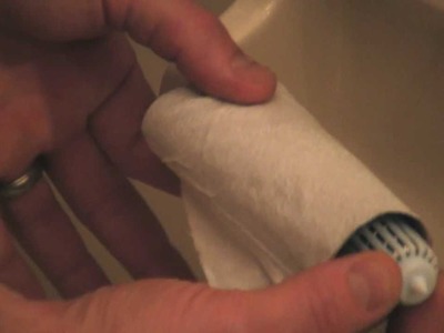 How to change the toilet paper roll (6.1000)