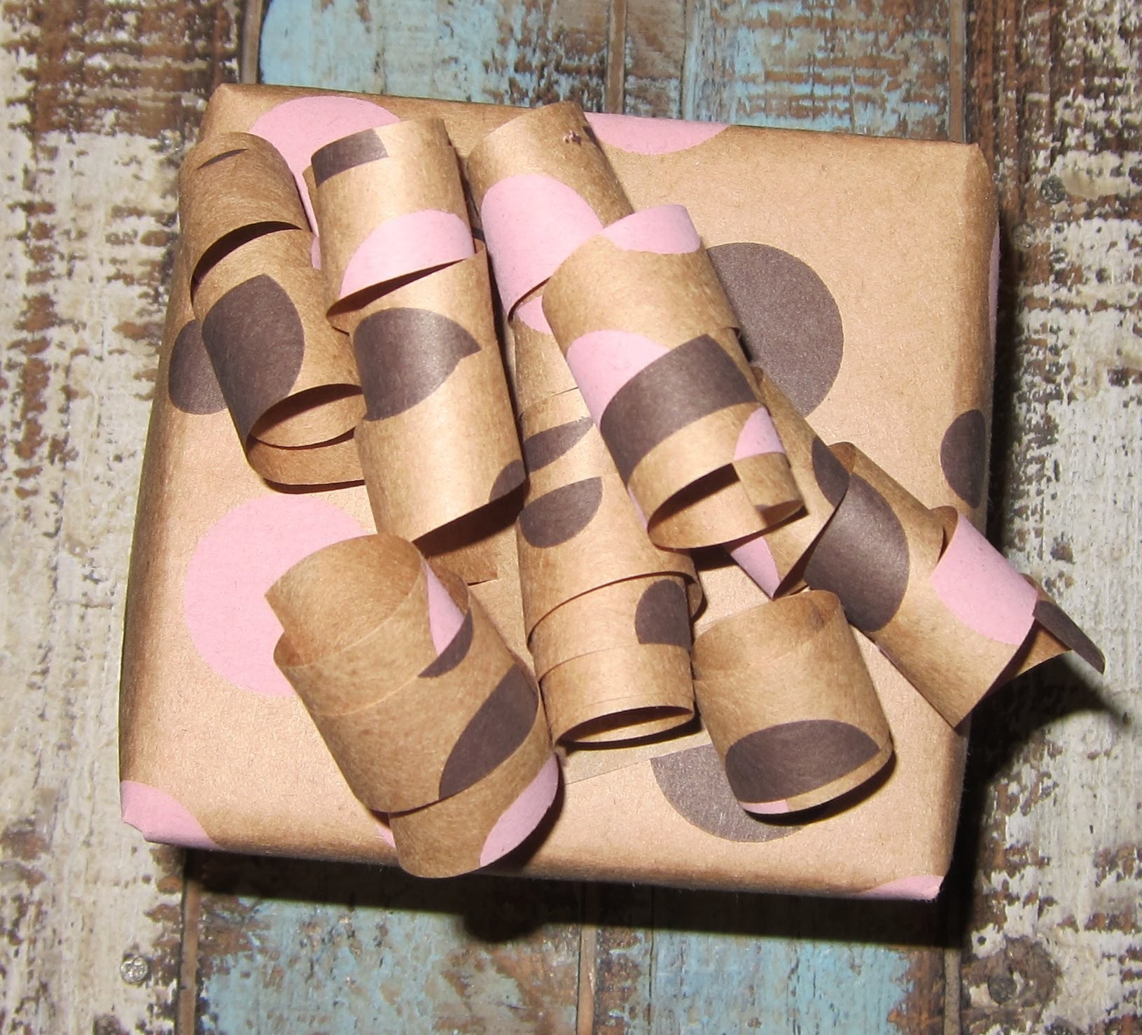 How To Make A Homemade Bow Out Of Wrapping Paper