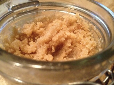 DIY: Easy Vanilla Brown Sugar Scrub for Body and Lips