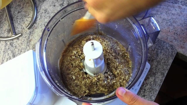 How to make Chocolate Chip Cookie Dough Larabars