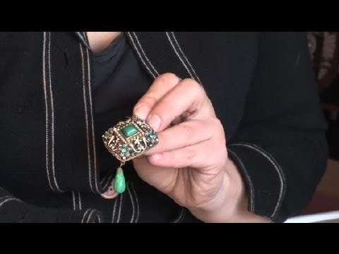 Glue for Fixing Rhinestone Jewelry : How to Make Jewelry
