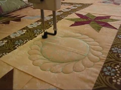 Feather Circle Quilt Video.wmv