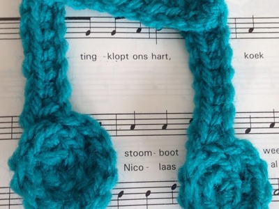 How To Crochet A Double Eighth Music Note Aplique - DIY Crafts Tutorial - Guidecentral