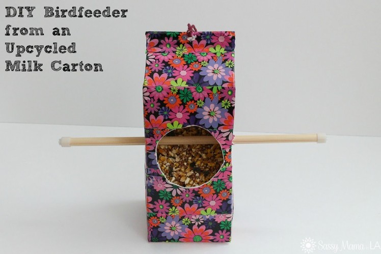 Milk Carton Craft: DIY Birdfeeder