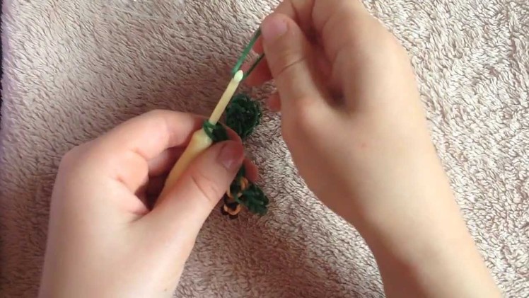 How to make Barefoot Sandals w. Rainbow Loom rubber bands.