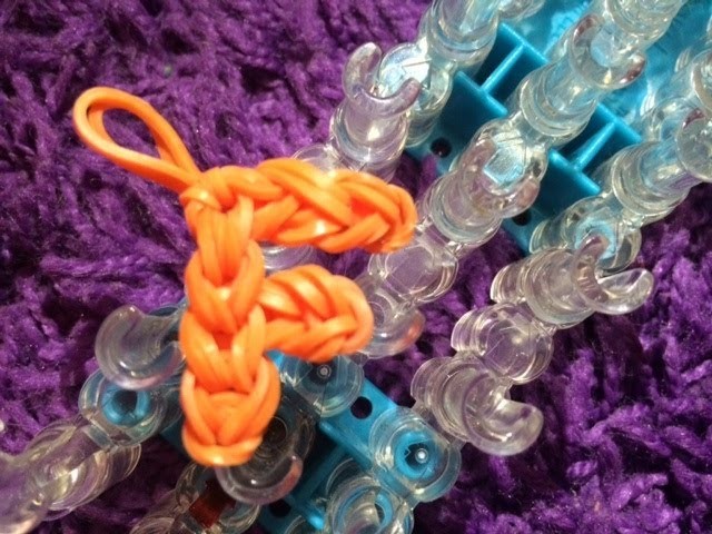 How to: Rainbow Loom Letter F Charm