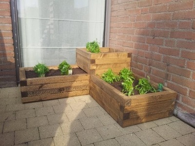 Build a cheap and easy wooden planter box