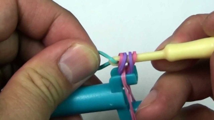 Lesson 2: Mini Rainbow Loom® video -  Mini Loom Bracelet
