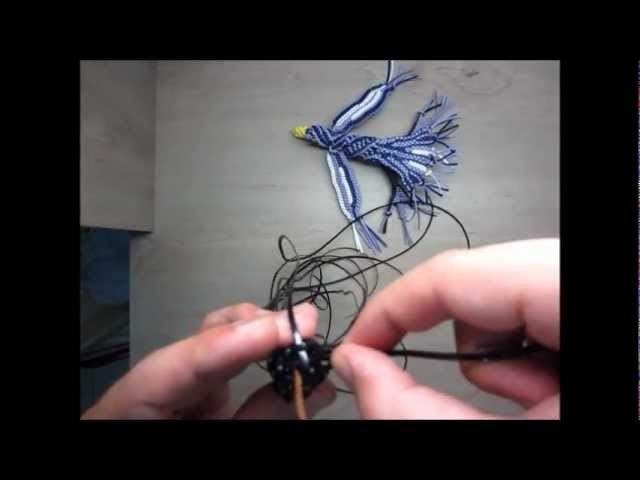 A tutorial of how to make a BIRD with lanyard.scoubidou (part 1.6) 2012