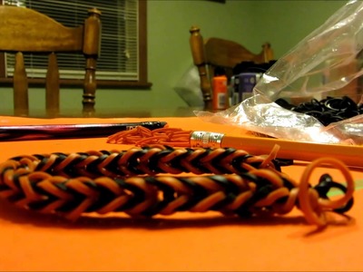 How to - Knot a 2 peg Rainbow Loom Bracelet - AmberVlogs